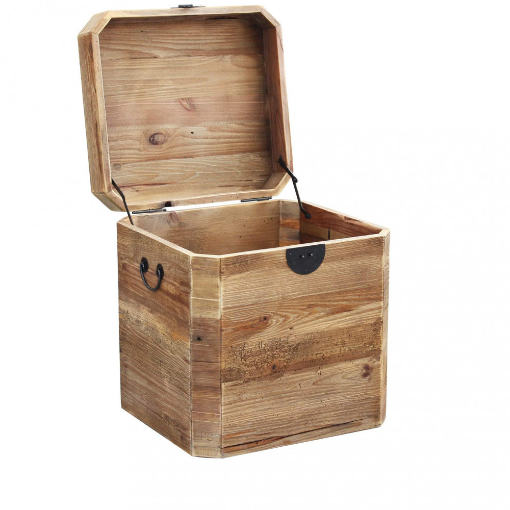 BAULE IRVING. Baule in legno di pino riciclato Dimensioni: cm 52 x 48 x 55 h. Arredo Giardino