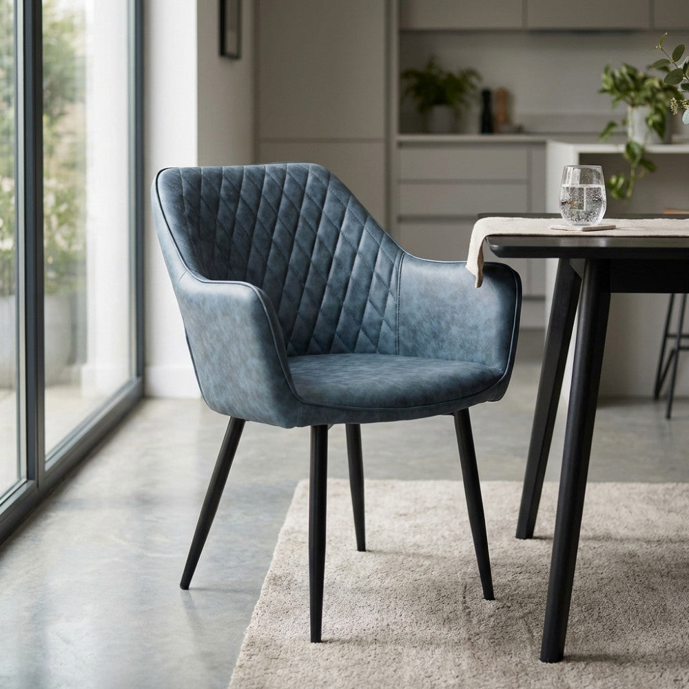 SEDIA SINDY IN ECOPELLE. Struttura in metallo seduta e schienale in ecopelle Dimensioni: cm 56 x 60 x 87 h.