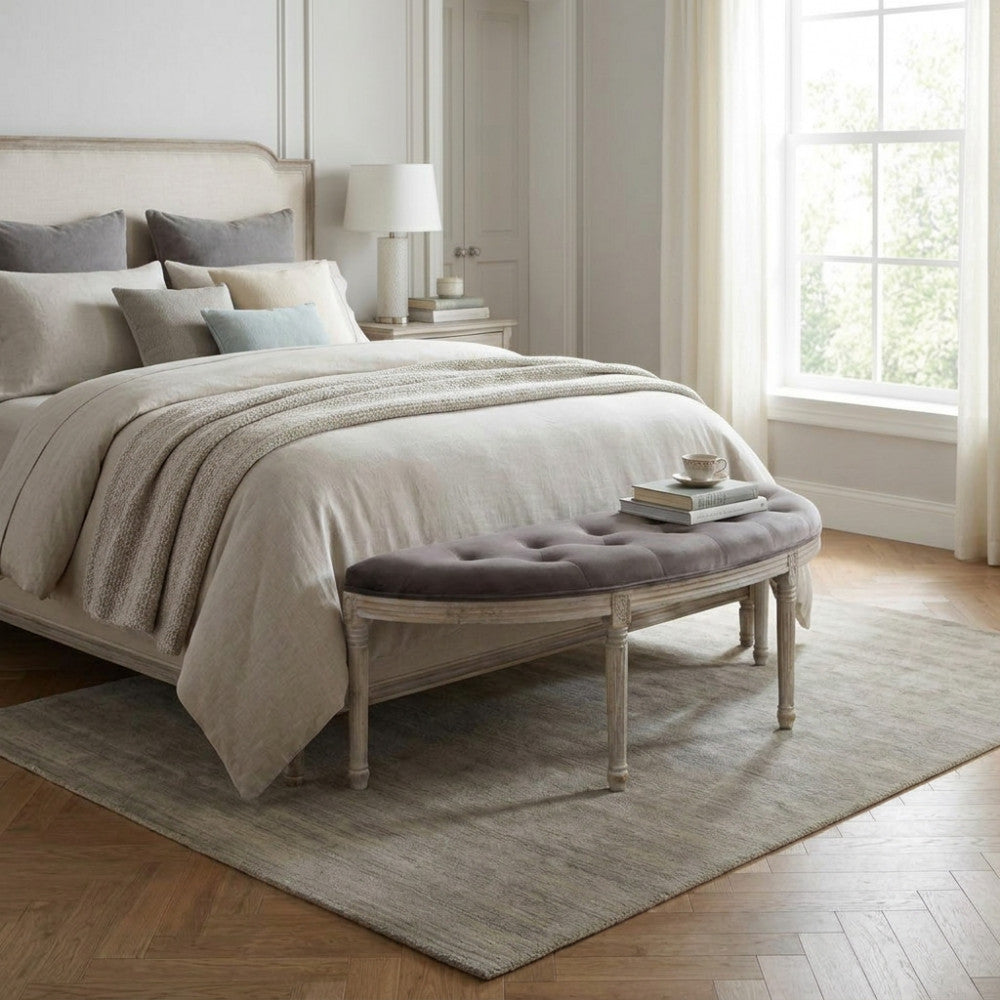 PANCA MARGI IN VELLUTO TAUPE. Dimensioni: cm 125 x 45 x 48 h.