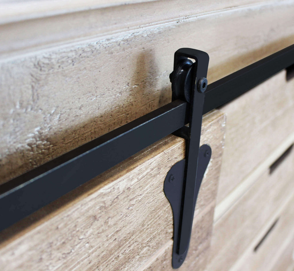 MOBILE COLUM. Dimensioni: cm 124 x 43 x 81,5 h.