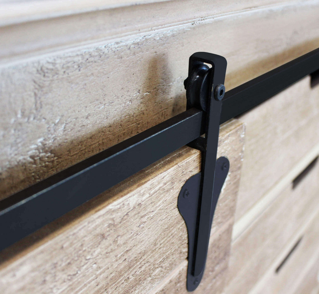 MOBILE COLUM. Dimensioni: cm 124 x 43 x 81,5 h.