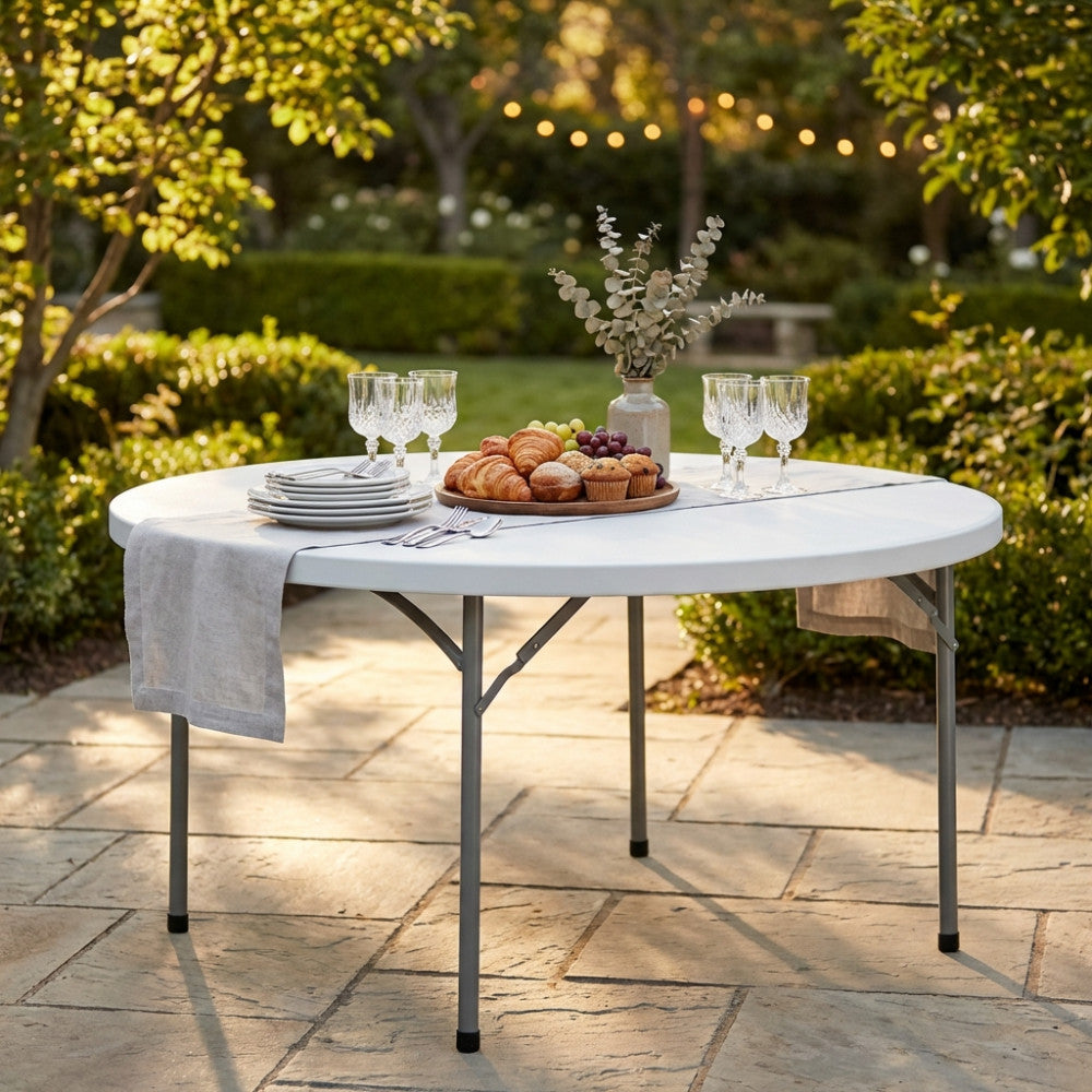 TAVOLO CATERING ò 150 PIEGHEVOLE. Struttura in metallo verniciato a polvere piano in abs colore bianco ò tubo verniciato grigio: 32 x 1,0 mm Dimensioni: cm 150 x 74 h. Arredo Giardino