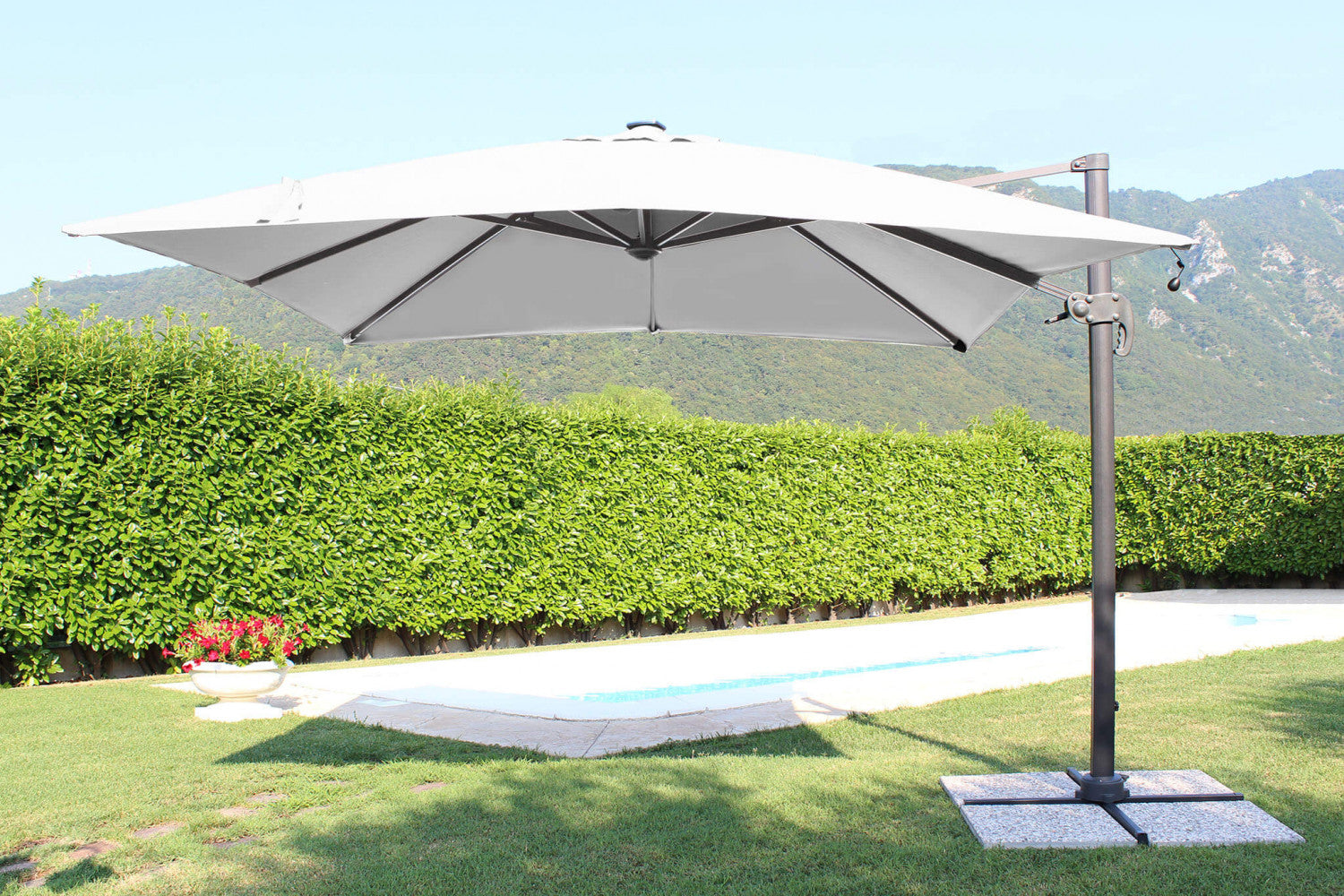 OMBRELLONE CON LED 3 X 4 PITAGORA ANTRACITE TELO GRIGIO. Dimensioni: m 3 x 4. Arredo Giardino