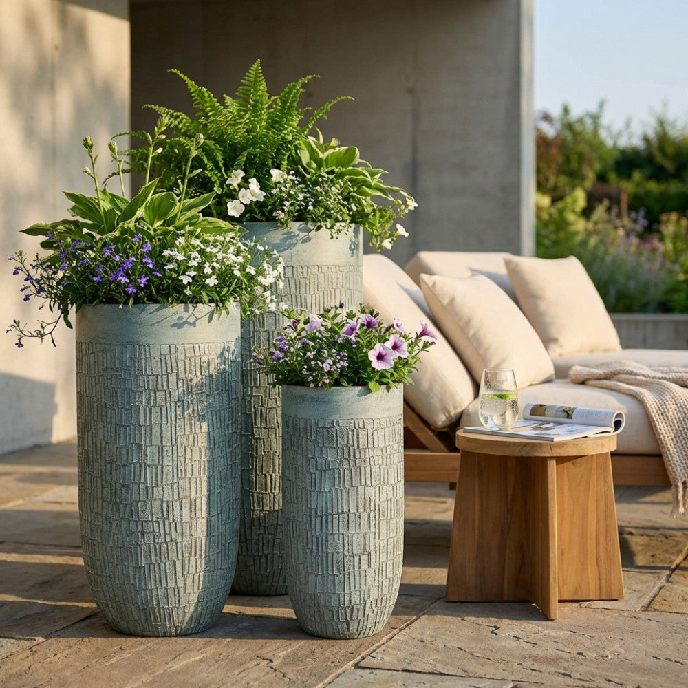 WISTERIA VASES SET. Set of 3 synthetic fiber vases. Dimensions: W. 44x44x78.5/M. 34x34x64/D. 24x24x49. Garden furniture.