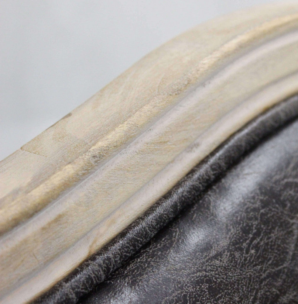 POLTRONA CHRISTY IN ECOPELLE VINTAGE GRIGIO. Dimensioni: cm 64 x 72 x 92 h.
