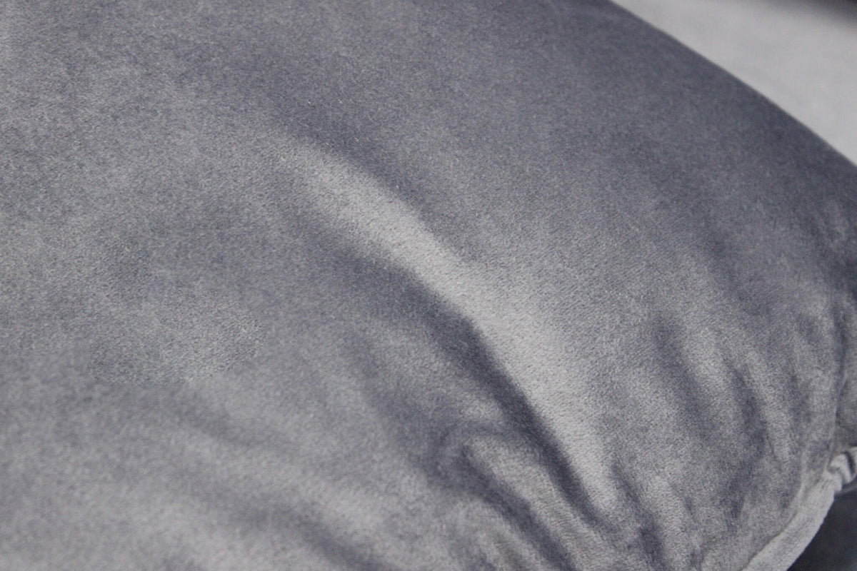 DIVANO 2 P CHANDLER. Divano in velluto TORTORA, BORDEAUX, GRIGIO o BLU Dimensioni: cm 152 x 81 x 89 h.