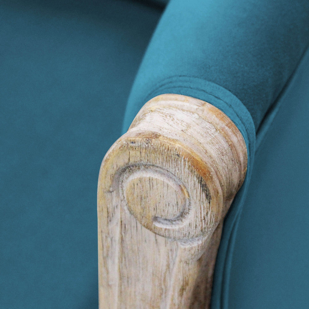 COLEMAN SOFA IN BLUE VELVET. Dimensions: 107 x 61 x 70 h cm.