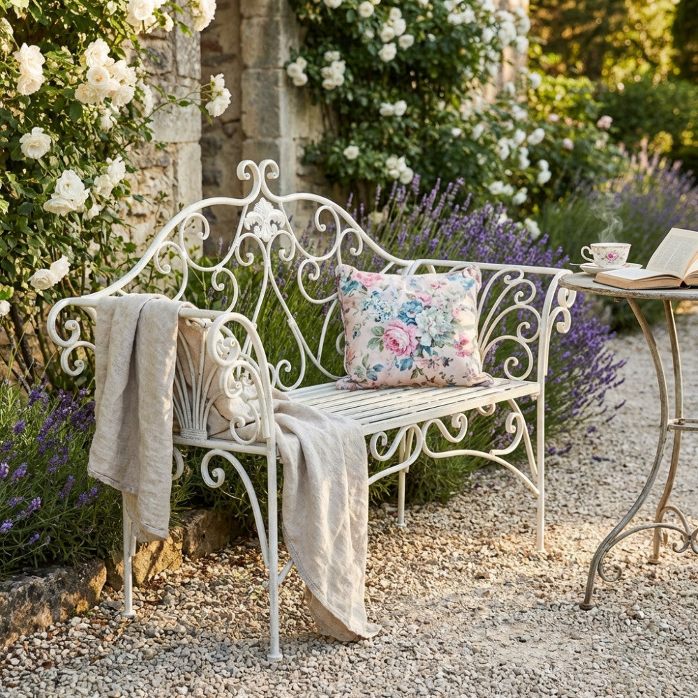 ELOISE ANTIQUE WHITE BENCH. Powder-coated metal bench in WHITE with electrophoresis treatment. Dimensions: 136 x 46 x 96 cm. Garden furniture.