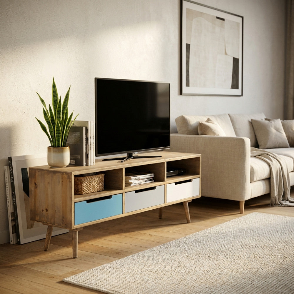 PORTA TV TIBURG. Struttura in MDF, gambe in legno di pino, top colore NATURALE 3 ripiani e 3 cassetti colorati Dimensioni: cm 120 x 35,5 x 29,5 h.