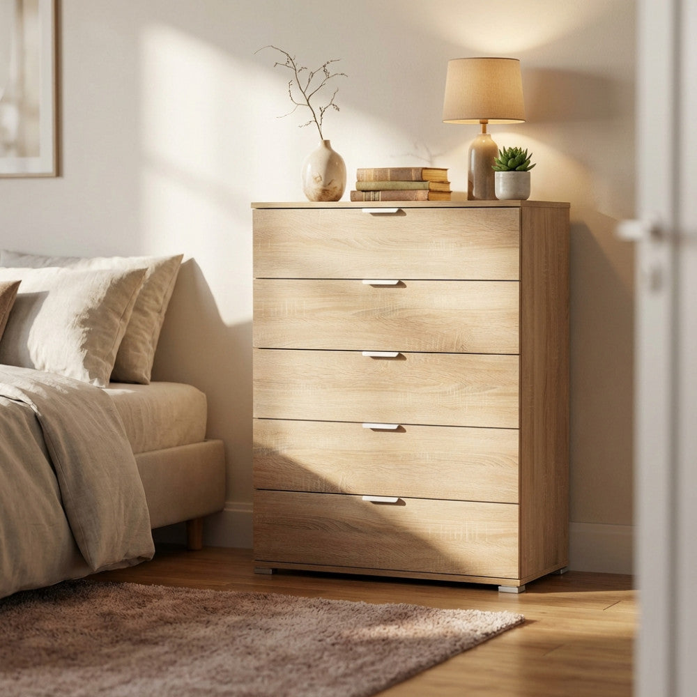 MOBILETTO EVERGLADE 5 CASSETTI NATURALE. Dimensioni: cm 75 x 38 x 103 h.