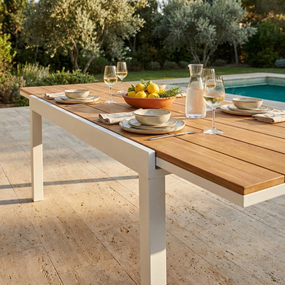 TAVOLO CAYMAN 160/240 X 95. Struttura in alluminio BIANCO o TAUPE piano in polywood color TEAK Dimensioni: cm 160/240 x 95 x 75 h. Arredo Giardino