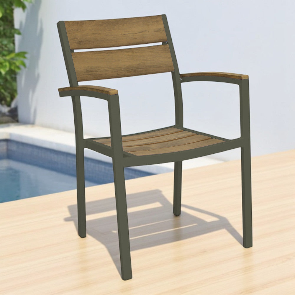 POLTRONA CAYMAN. Struttura in alluminio BIANCO o TAUPE seduta e schienale in polywood color TEAK Dimensioni: cm 56 x 58 x 85 h. Arredo Giardino