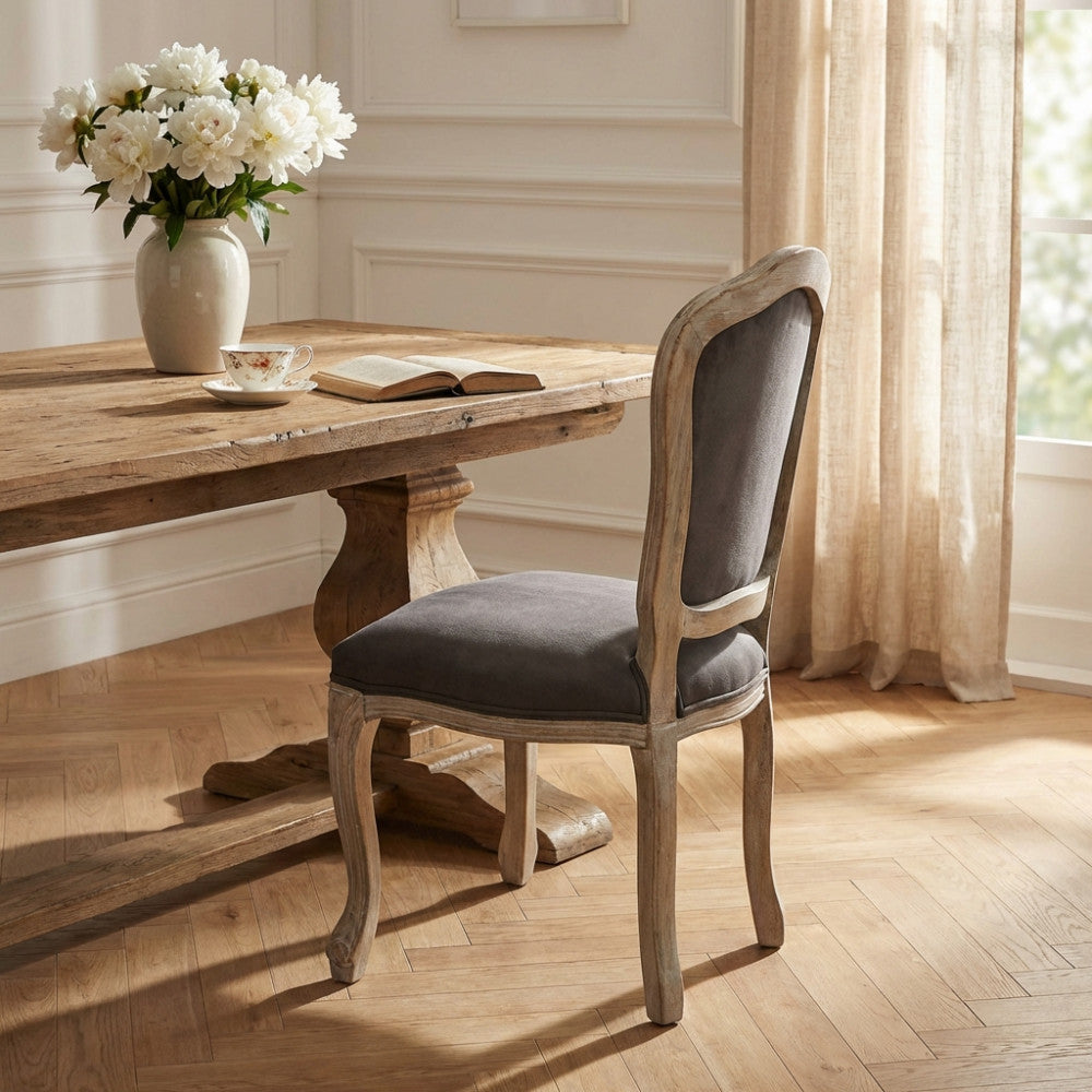 SEDIA CHARLENE IN VELLUTO TAUPE. Dimensioni: cm 52 x 50 x 100 h.