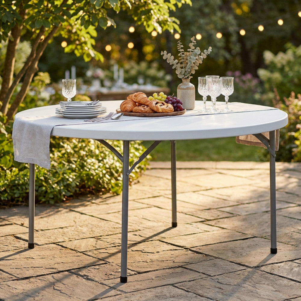 TAVOLO CATERING ò 150 PIEGHEVOLE. Struttura in metallo verniciato a polvere piano in abs colore bianco ò tubo verniciato grigio: 32 x 1,0 mm Dimensioni: cm 150 x 74 h. Arredo Giardino