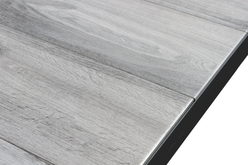 TAVOLO MACKAY 200 X 100. Struttura in allumino ANTRACITE o BIANCA piano del tavolo in ceramica effetto legno Dimensioni: cm 200 x 100 x 75 h. Arredo Giardino