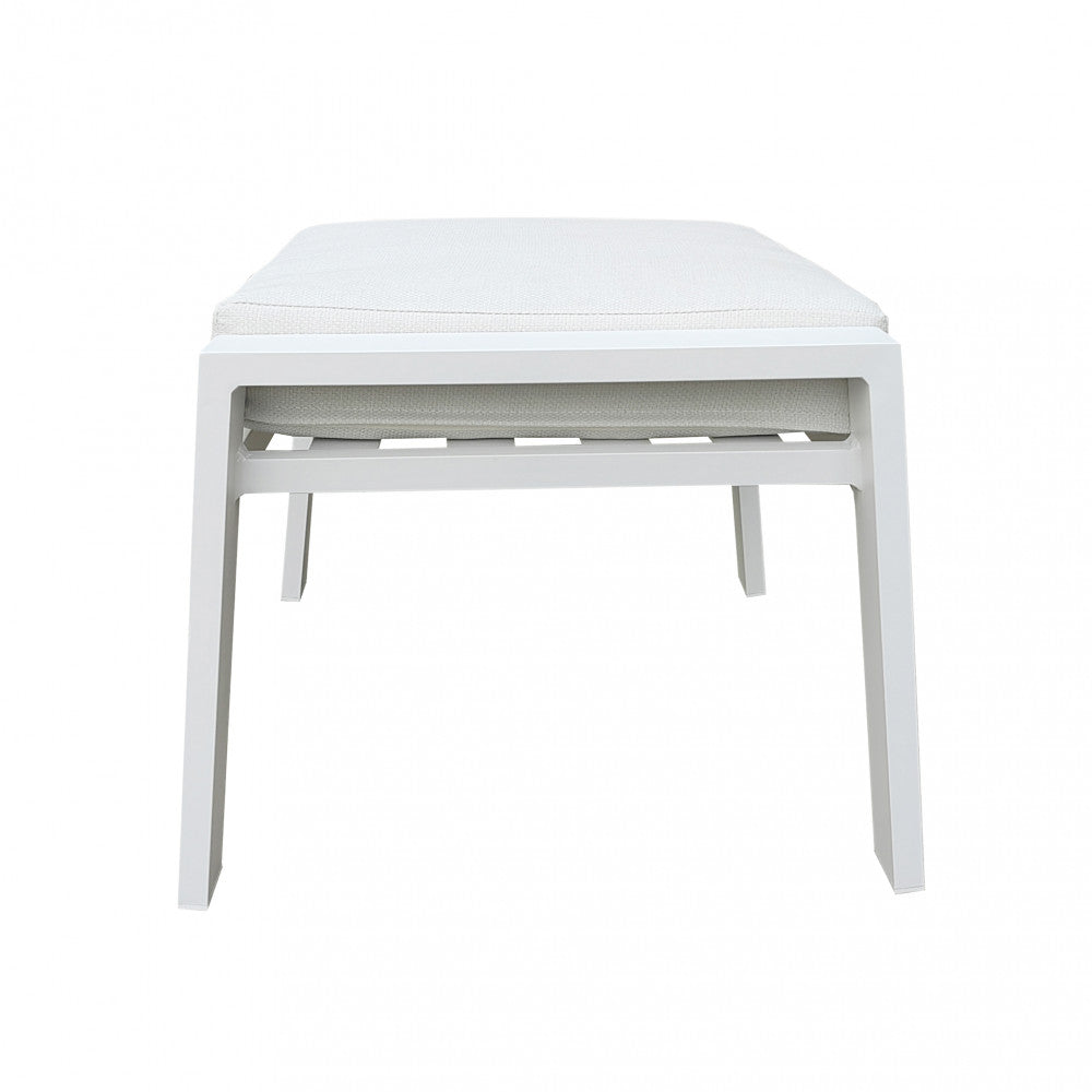 POGGIAPIEDI GIACARTA. struttura in alluminio verniciato bianco o antracite con cuscino Dimensioni: cm 56 l x 65 p x 41 h. Arredo Giardino