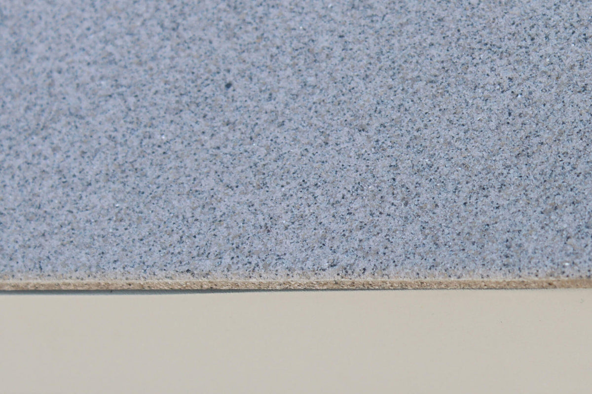 SALOTTO MUMBAI 2 P C/CUSCNI. Struttura in alluminio verniciata a polvere GRIGIO SCURO o GRIGIO CHIARO braccioli e schienali rivestimento in corda tonda sintetica cuscini 15 cm tavolino con vetro temprato 5 mm Dimensioni: D.152x80x73/P.71x80x73/T.100x...
