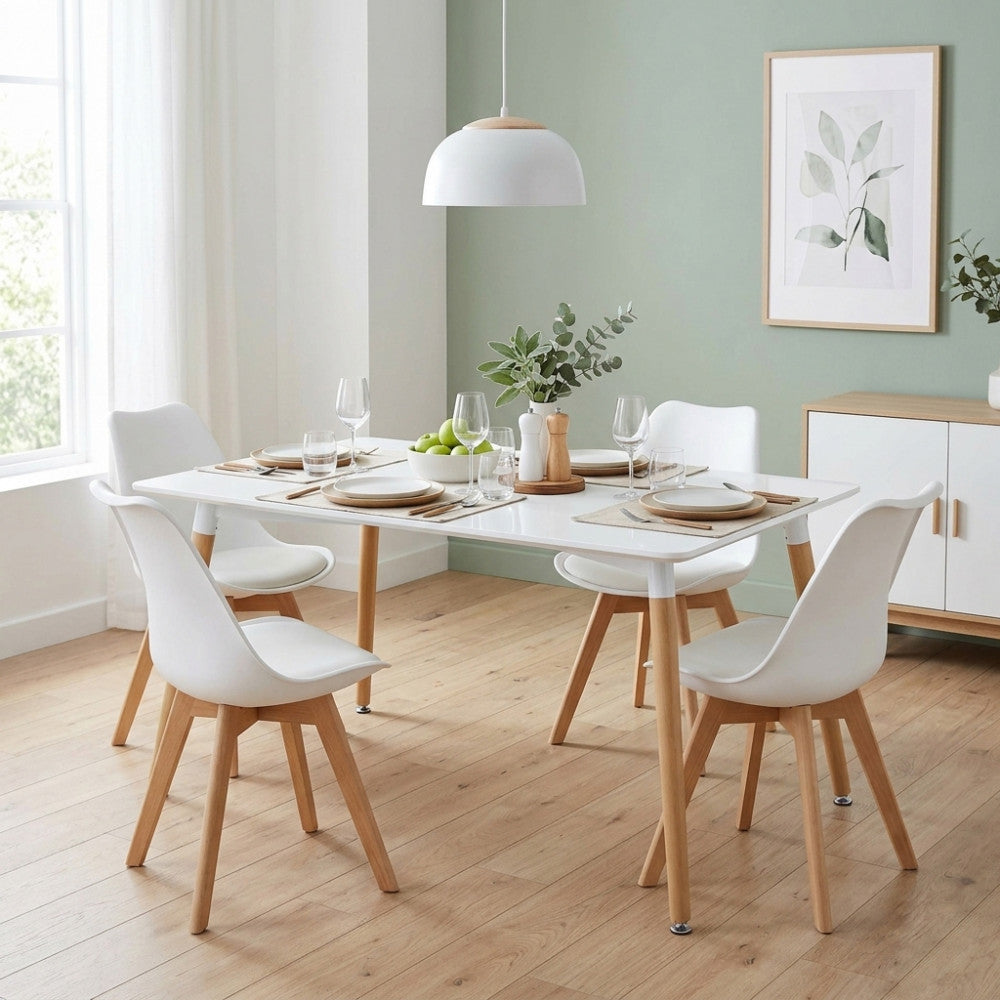 TAVOLO LIONE 140 X 80 BIANCO. Piano in ABS colore bianco, gambe in legno Dimensioni: cm 140 x 80 x 75 h. Arredo Giardino