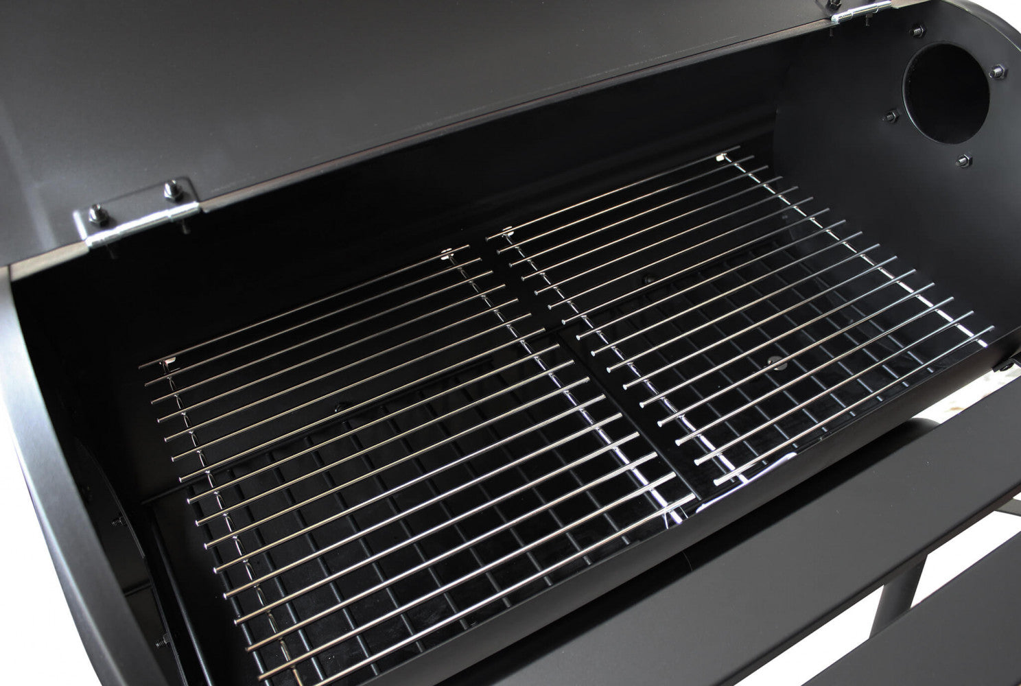 BARBECUE A CARBONELLA CON AFFUMICATORE KENTUCKY. Struttura in acciaio verniciato NERO Dimensioni: cm 110 x 64 x 113,5 h.