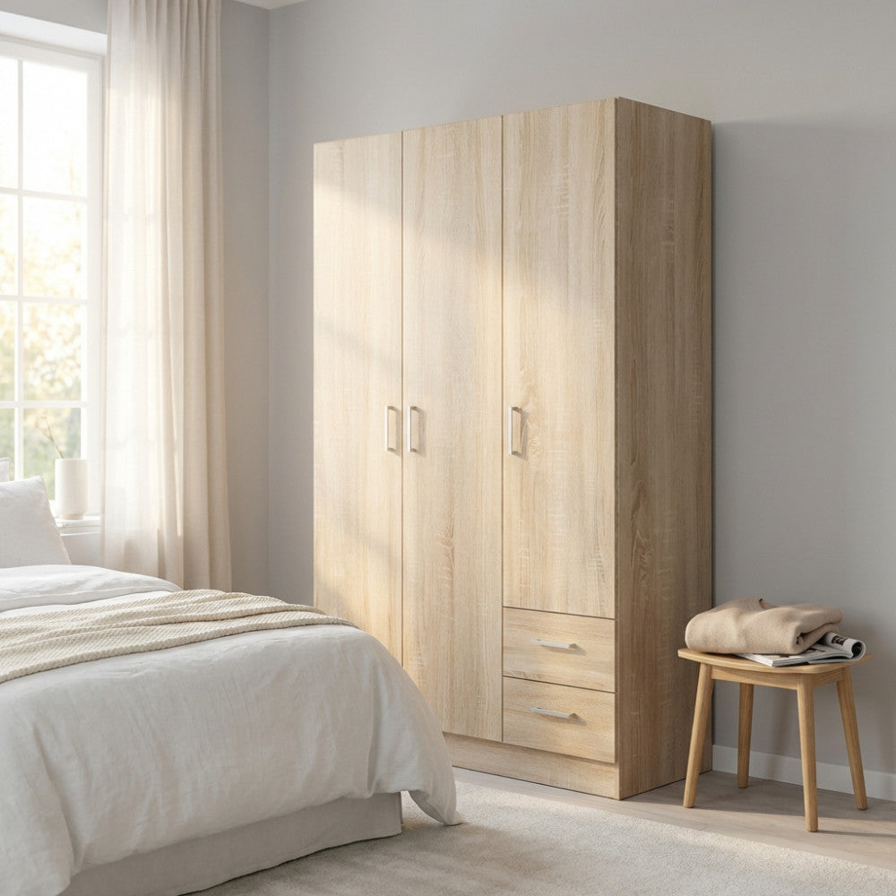 ARMADIO LEWI 3 ANTE E 2 CASSETTI QUERCIA CHIARO. Dimensioni: cm 120 x 52 x 190 h.
