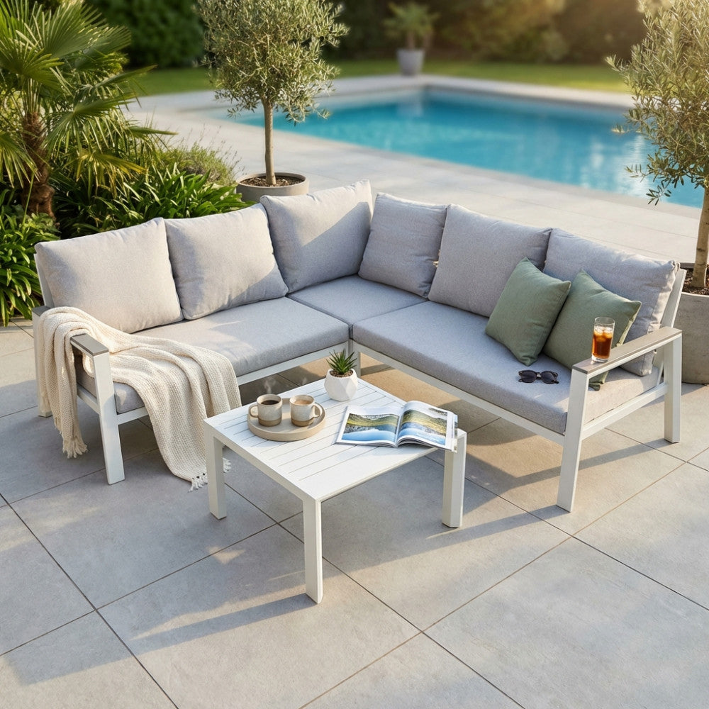 SALOTTO ANGOLARE SURABAYA C/CUSCINI. Struttura in alluminio BIANCA o ANTRACITE cuscini in poliestere Dimensioni: Dx2.135x86x82h/A.78x78x82h/T.68x68x40. Arredo Giardino
