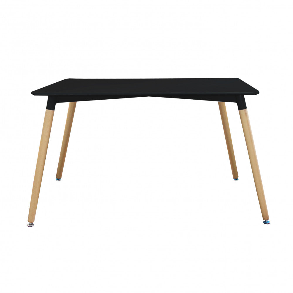 TAVOLO LIONE 120 X 80 NERO. Piano in ABS colore nero, gambe in legno Dimensioni: cm 120 x 80 x 75 h. Arredo Giardino
