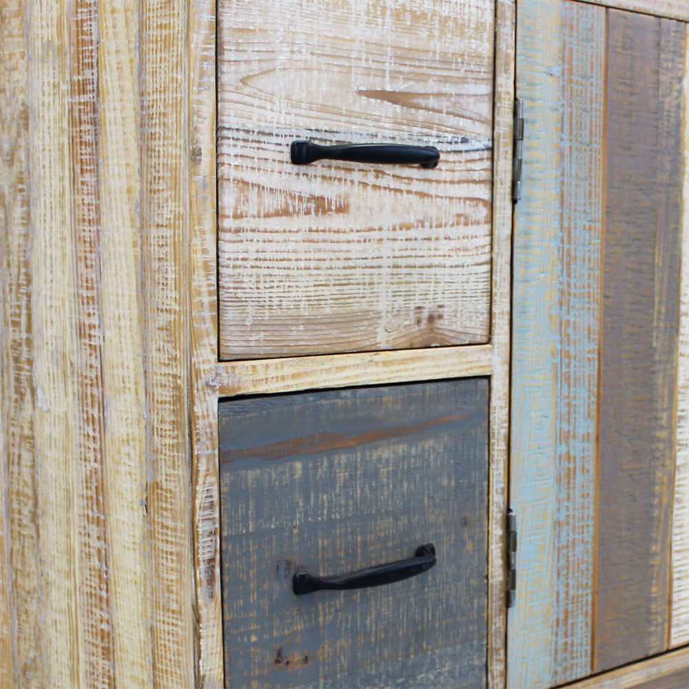 MOBILE FRED. Mobile con 4 cassetti e 2 ante in legno colorato Dimensioni: cm 131 x 40 x 77 h.