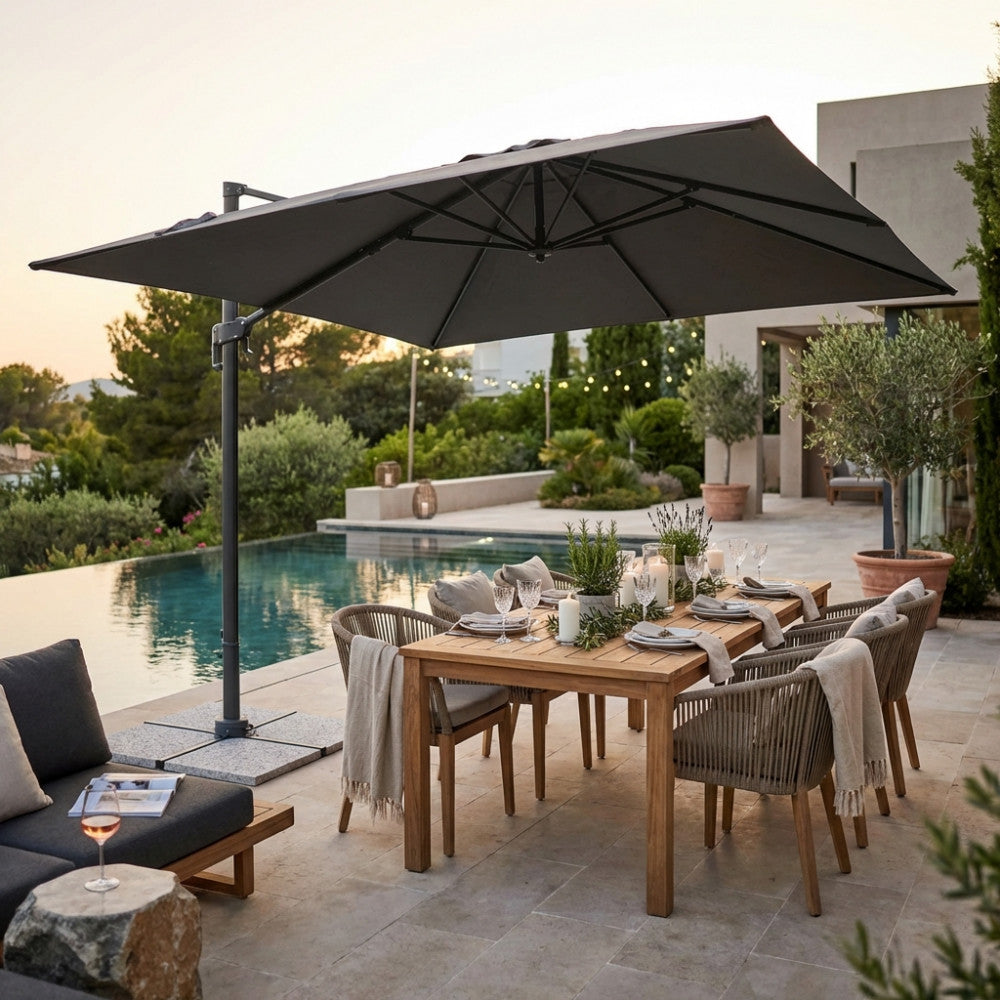 OMBRELLONE NEWTON NERO P/L 3 X 3 TELO GRIGIO. Telo in poliestere GRIGIO 180 gr con antivento palo girevole in alluminio 45x64 e in metallo 20x40 mm 8 stecche metallo 13 x 22 mm, base a crociera Dimensioni: m 3 x 3. Arredo Giardino