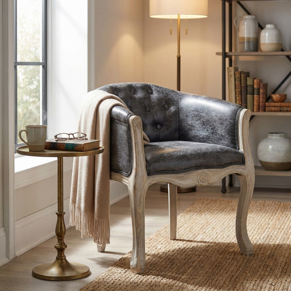 POLTRONA COREEN IN ECOPELLE VINTAGE GRIGIO. Dimensioni: cm 61 x 61 x 71 h.