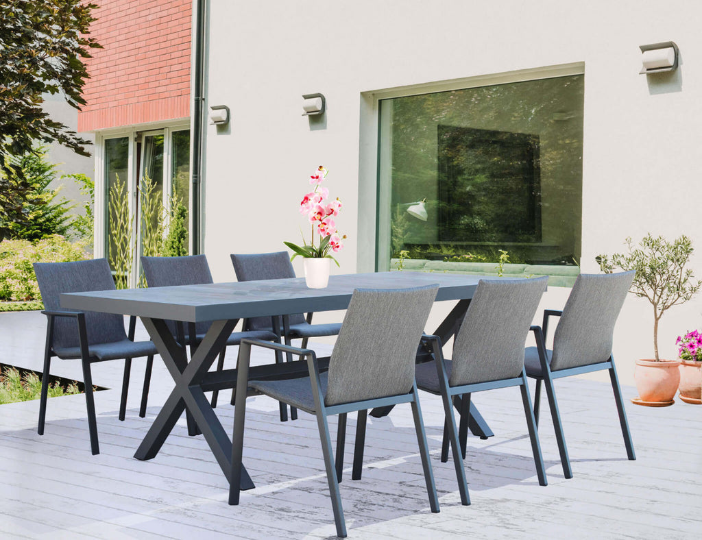 POLTRONA DJERBA IMPILABILE. Struttura in allumino BIANCO o ANTRACITE seduta e schienale in textilene imbottito Dimensioni: cm 55,5 x 60 x 83 h. Arredo Giardino
