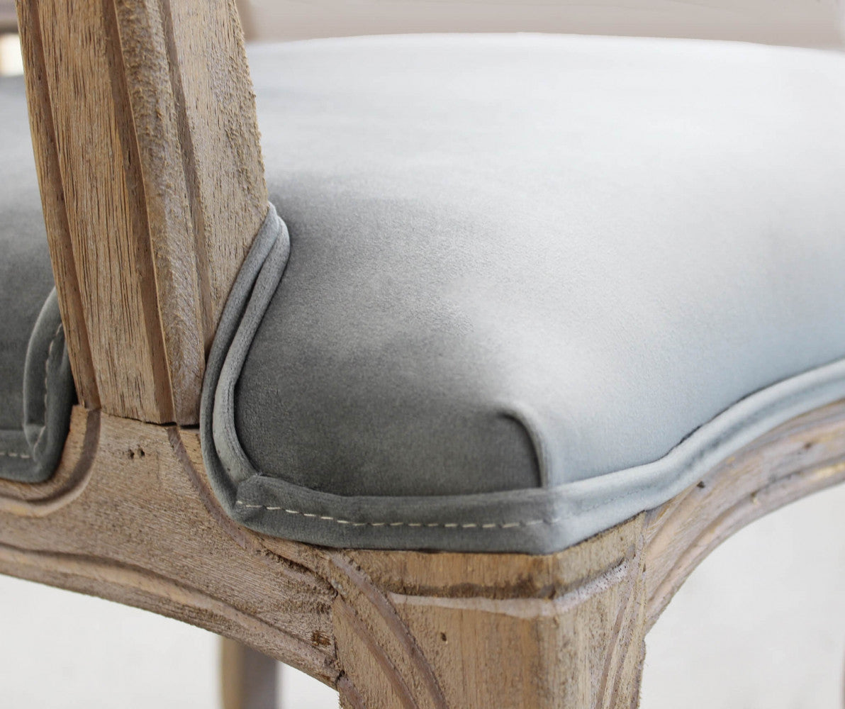 SEDIA CHARLENE IN VELLUTO GRIGIO. Dimensioni: cm 55 x 51 x 100 h.
