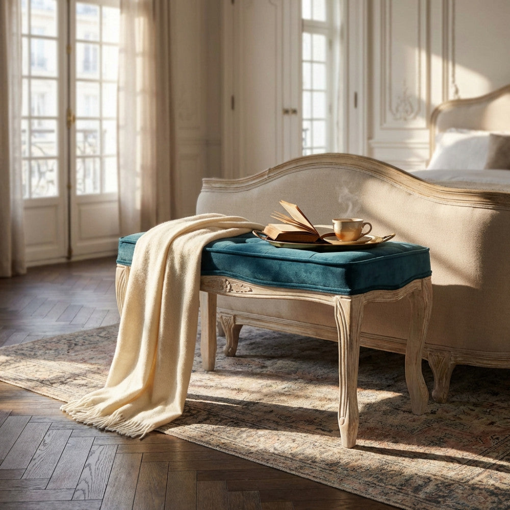 MARLY STOOL IN BLUE VELVET. Dimensions: 50 x 36 x 47 h cm.