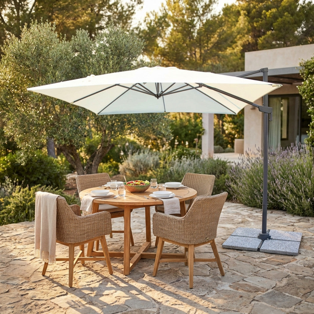 OMBRELLONE NEWTON NERO P/L 3 X 3 TELO ECRU. Telo in poliestere ECRU 180 gr con antivento palo girevole in alluminio 45x64 e in metallo 20x40 mm 8 stecche metallo 13 x 22 mm, base a crociera Dimensioni: m 3 x 3. Arredo Giardino