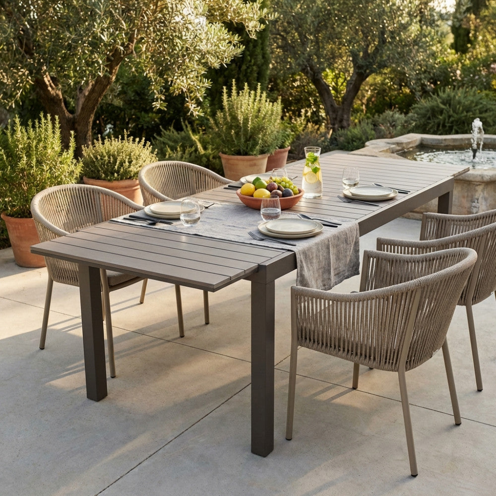 TAVOLO PENTAL 180/240 X 100. Struttura in alluminio verniciato BIANCO, TORTORA o TAUPE o ANTRACITE piano del tavolo in POLYWOOD colore grigio Dimensioni: cm 180/240 x 100 x 73 h. Arredo Giardino