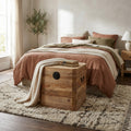 BAULE IRVING. Baule in legno di pino riciclato Dimensioni: cm 52 x 48 x 55 h. Arredo Giardino