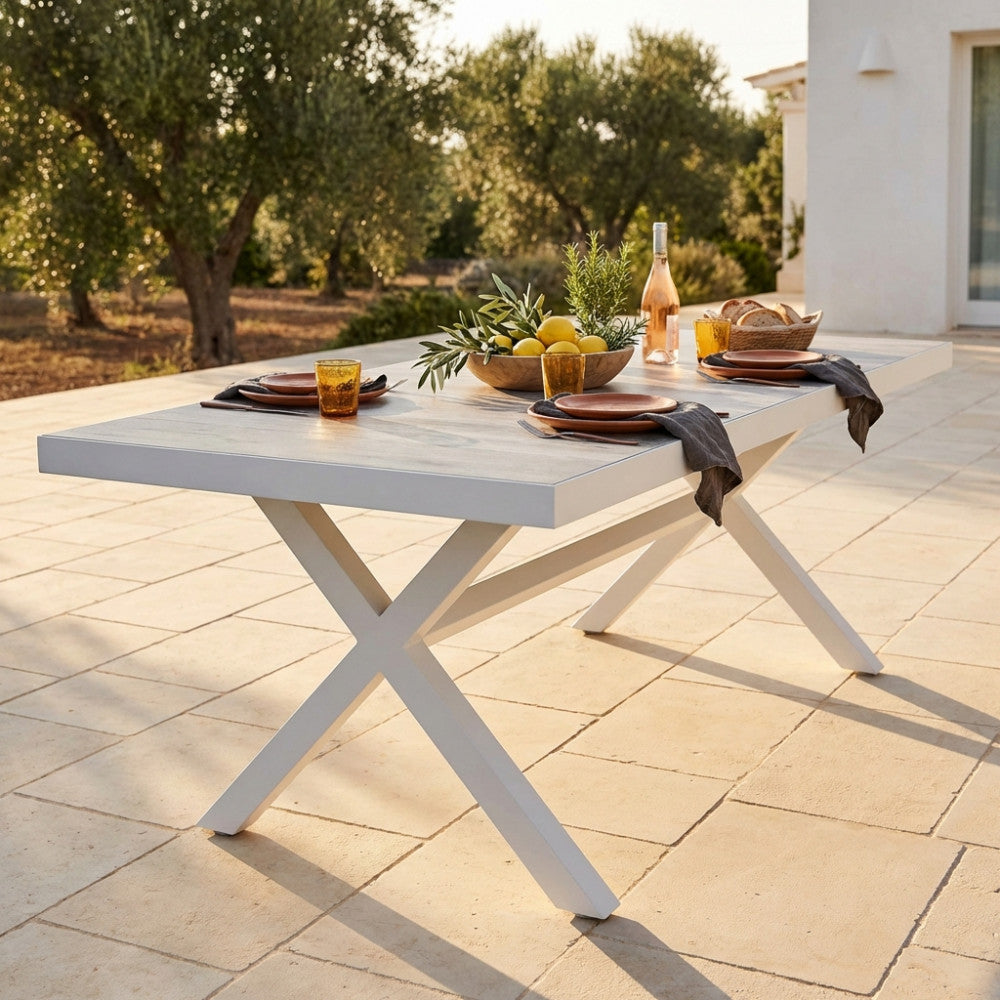 TAVOLO MACKAY 200 X 100. Struttura in allumino ANTRACITE o BIANCA piano del tavolo in ceramica effetto legno Dimensioni: cm 200 x 100 x 75 h. Arredo Giardino
