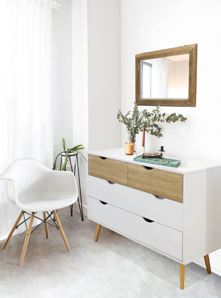 MOBILE TERENCE. Mobile con 4 cassetti in legno bianco e naturale Dimensioni: cm 99 x 39 x 82 h.