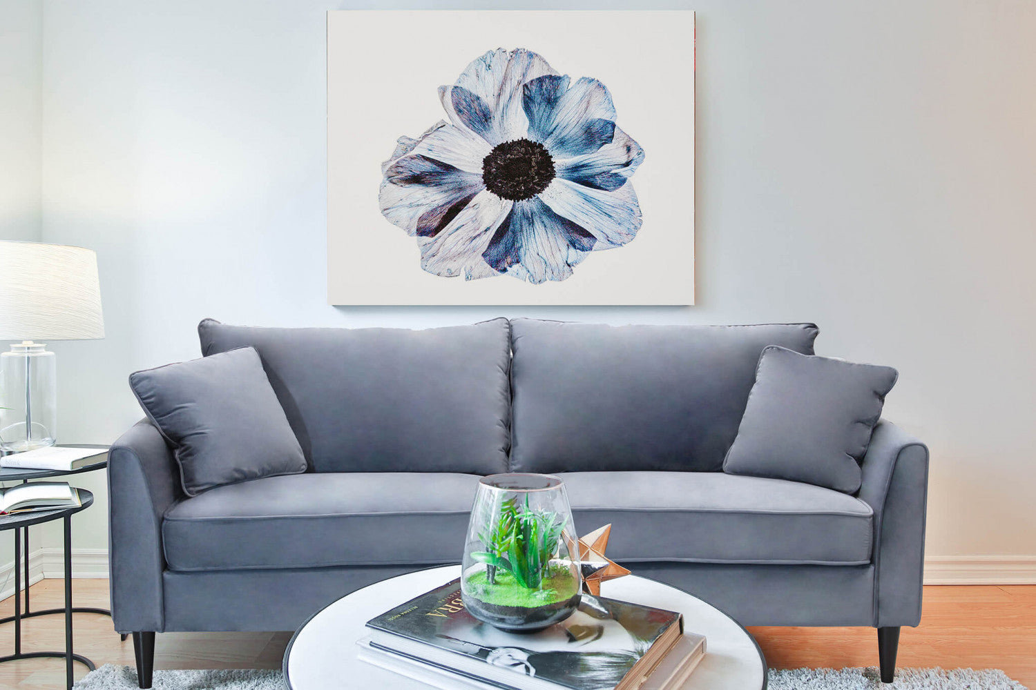 CHANDLER 3-SEAT SOFA. Sofa in TAUPE, BORDEAUX, GREY or BLUE velvet. Dimensions: 196 x 81 x 89 h cm.