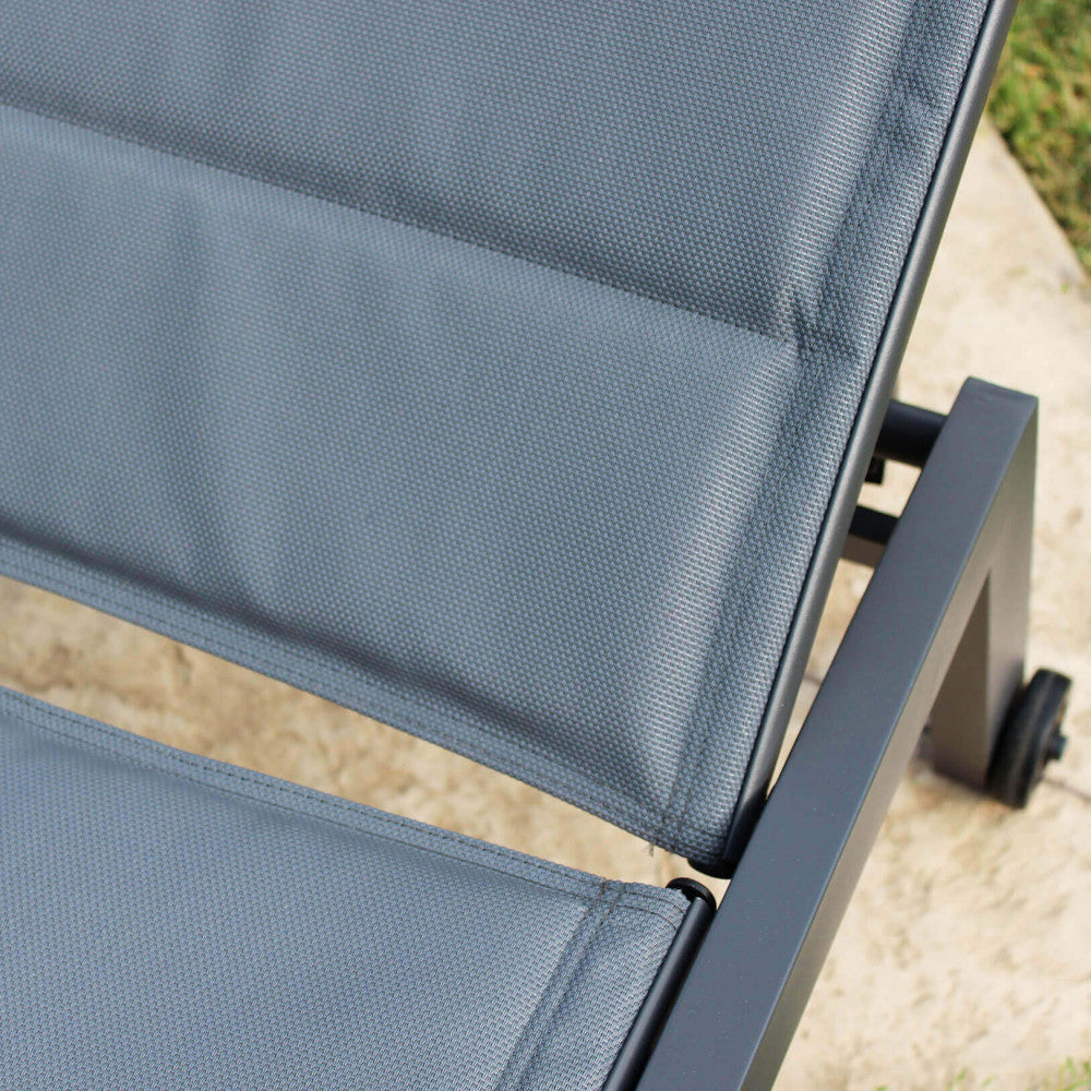 FORMENTERA LOUNGER. Aluminum frame painted WHITE, DOVE GREY, TAUPE, or ANTHRACITE. Padded Textilene in TAUPE, BLACK on anthracite. Dimensions: 198 x 61 x 34/95 cm. Garden Furniture