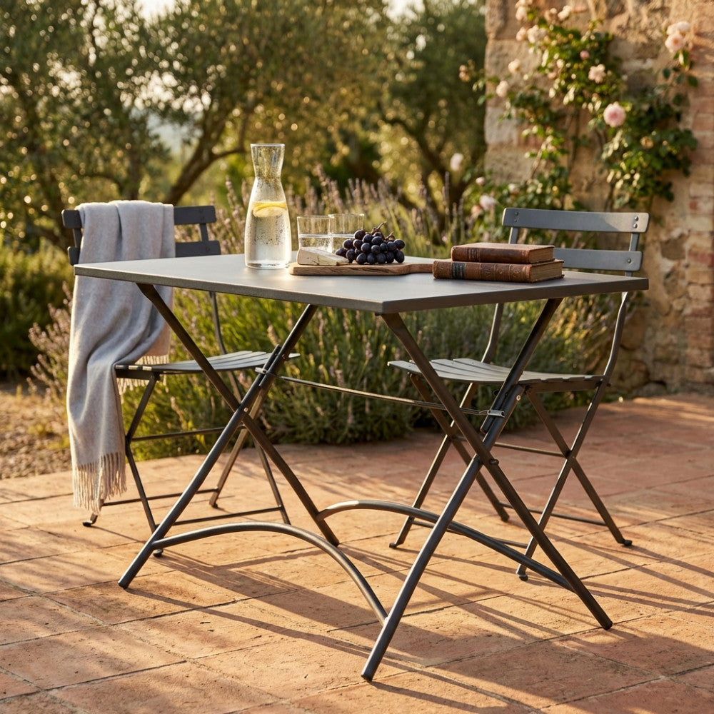 TAVOLO BRISTOL 110 X 70. Metallo TORTORA, BIANCO, GRIGIO, TAUPE, ROSSO o VERDE piano pieghevole, tubi ò 19 x 1,4 mm trattamento da esterno antiruggine in elettroforesi Dimensioni: cm 110 x 70 x 72 h. Arredo Giardino