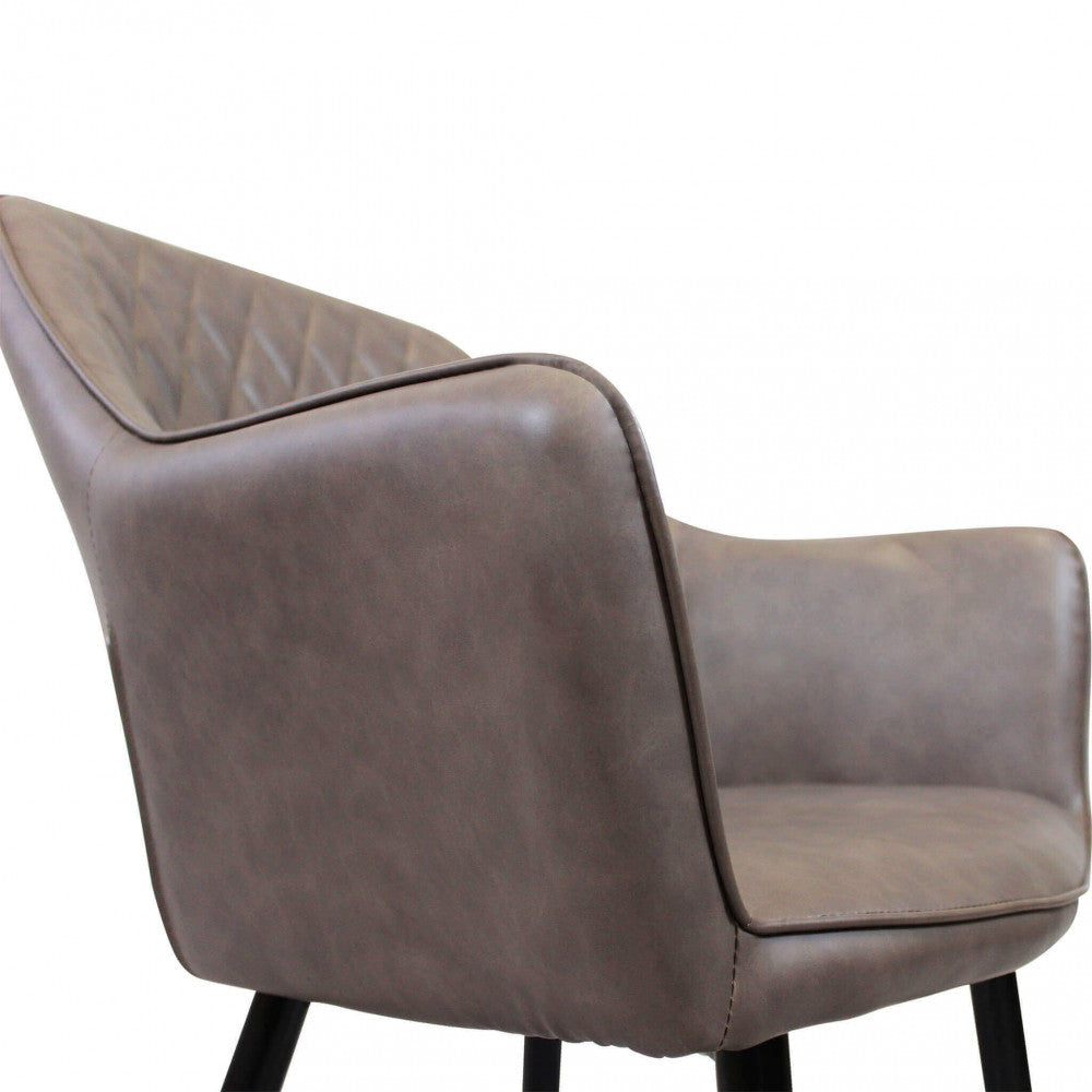 SEDIA SINDY IN ECOPELLE. Struttura in metallo seduta e schienale in ecopelle Dimensioni: cm 56 x 60 x 87 h.