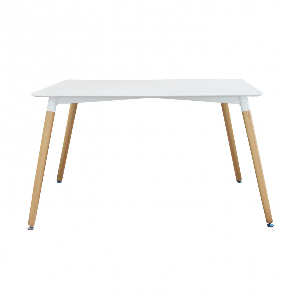TAVOLO LIONE 120 X 80 BIANCO. Piano in ABS colore bianco, gambe in legno Dimensioni: cm 120 x 80 x 75 h. Arredo Giardino
