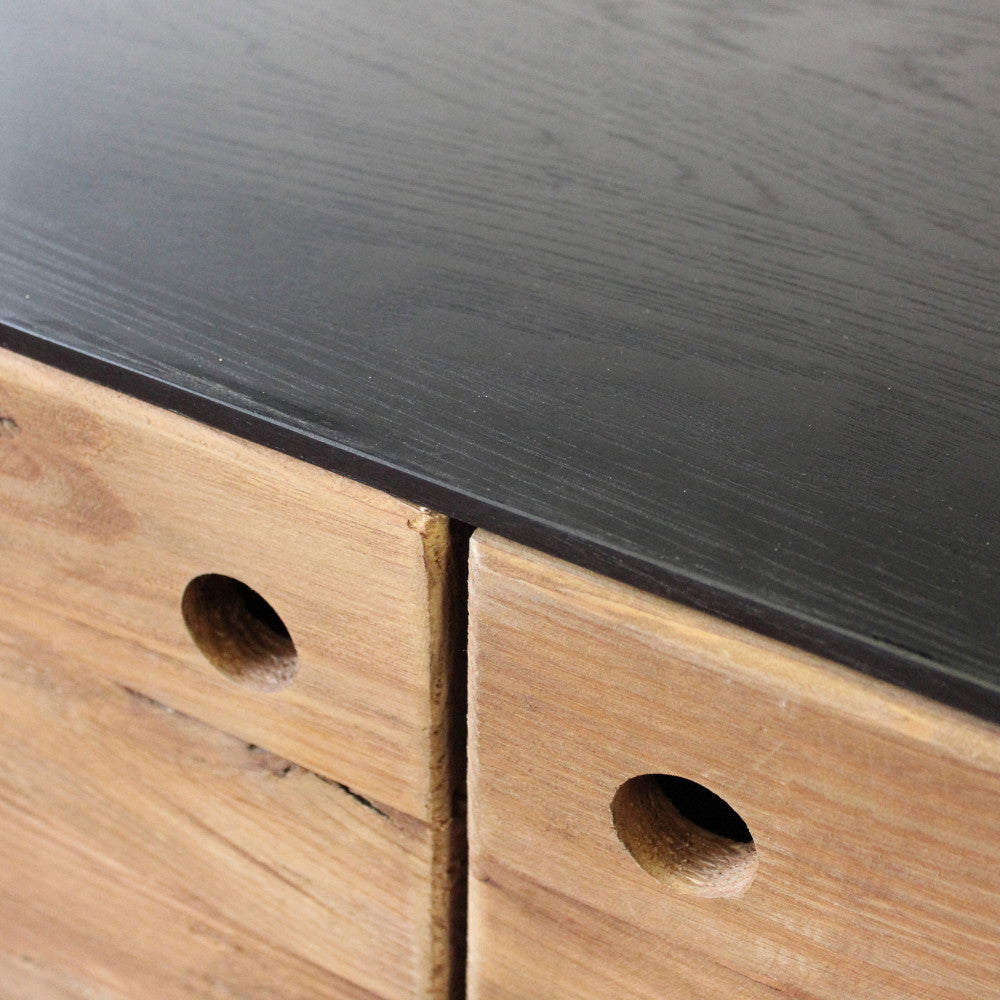 MOBILE ANSELM. Mobile in legno di pino riciclato Dimensioni: cm 100 x 40 x 131 h.