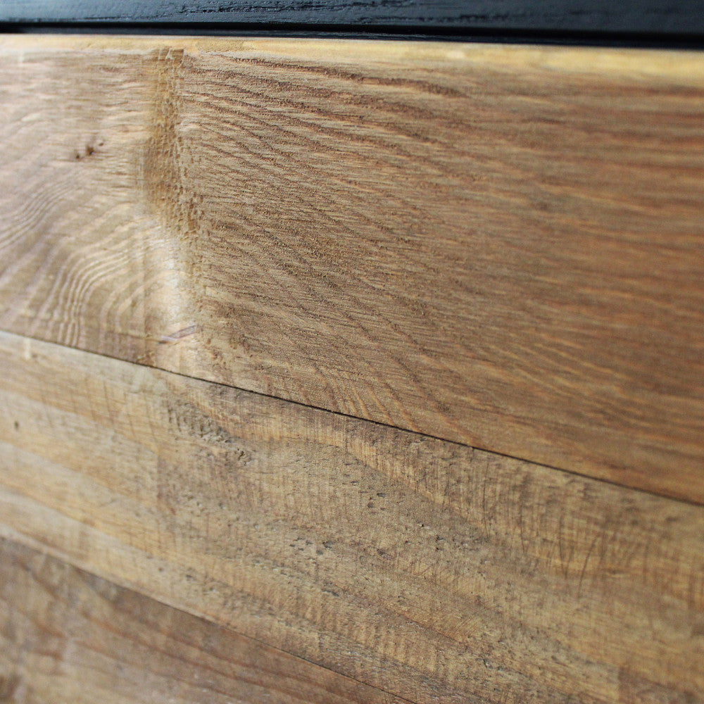 MOBILE ANSELM. Mobile in legno di pino riciclato Dimensioni: cm 100 x 40 x 131 h.