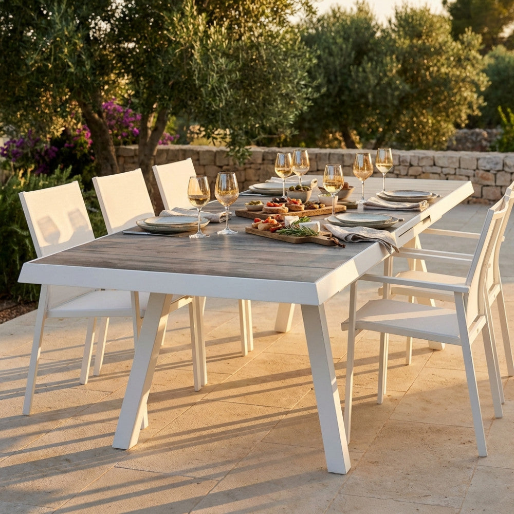 TAVOLO SEATTLE 205/265 X 105. Struttura in allumino ANTRACITE, TAUPE o BIANCA piano del tavolo in ceramica effetto legno GRIGIO nel taupe NATURALE Dimensioni: cm 205/265 x 105 x 75 h. Arredo Giardino