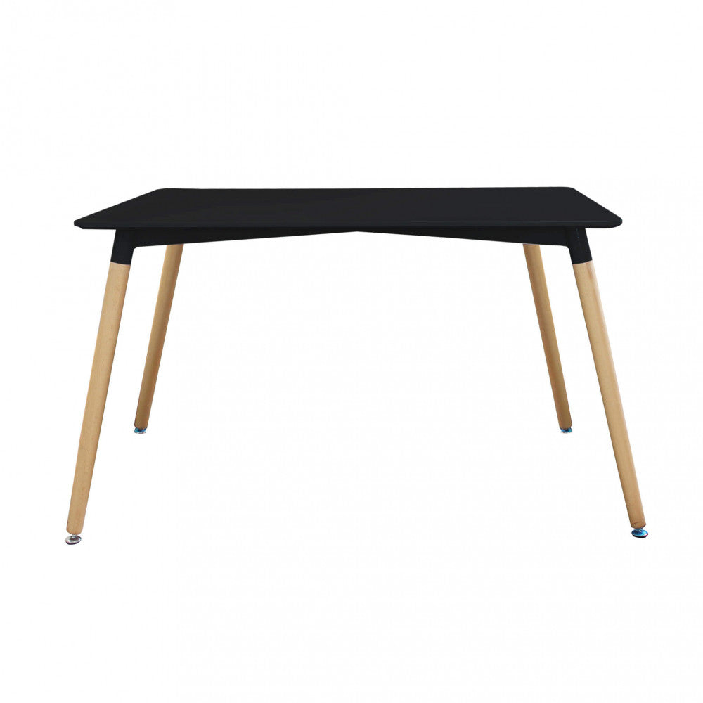 TAVOLO LIONE 140 X 80 NERO. Piano in ABS colore nero, gambe in legno Dimensioni: cm 140 x 80 x 75 h. Arredo Giardino