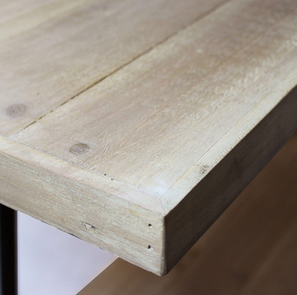 MOBILE BENNETT. Mobile in ferro e legno con 4 ripiani Dimensioni: cm 145 x 44 x 176 h.