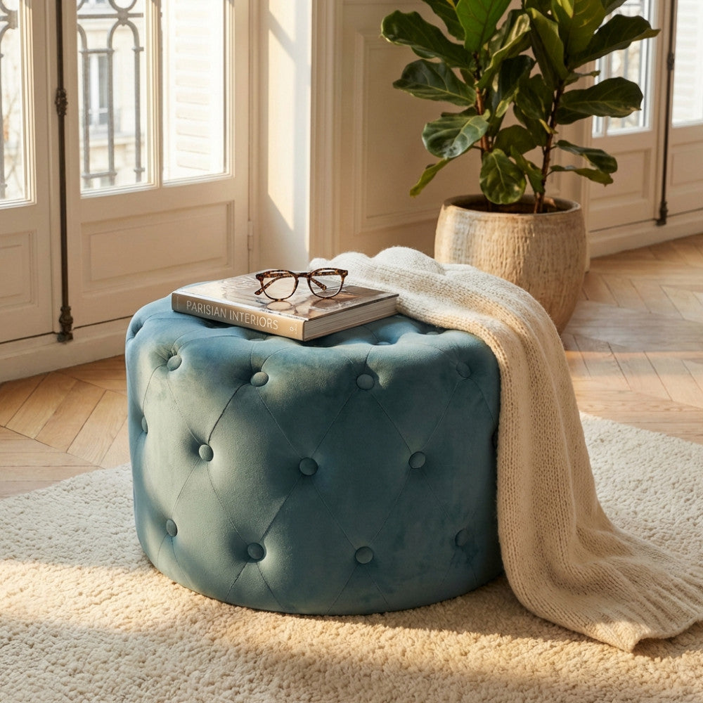 POUF MAXIM ROTONDO IN VELLUTO VERDE. Dimensioni: cm ò 67 x 41 h.