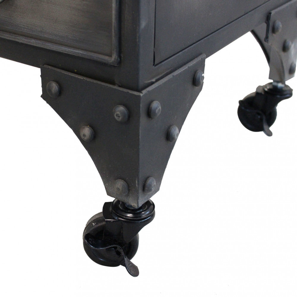 MOBILE IN FERRO EMERIC. Mobile con i ripiano, 6 cassetti e 2 ante Dimensioni: cm 132,5 x 37,5 x 82 h.