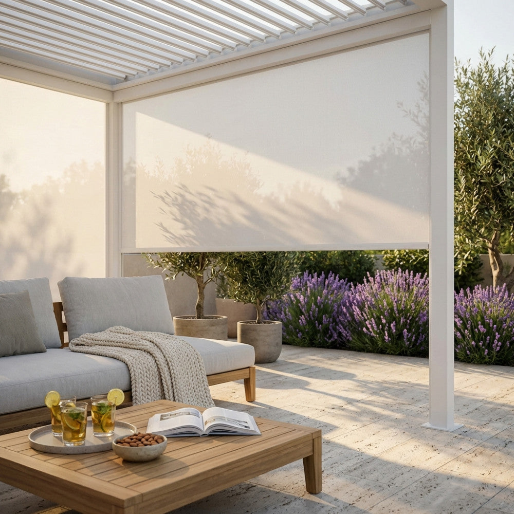 LATERALE PER PERGOLA BIOCLIMATICA 3 X 4. Laterale manuale in textilene ANTRACITE o BIANCO con bordo inferiore in alluminio 25,9x53mm guide in metallo, cassonetto 83x83.8mm Dimensioni: cm 270 x 238. Arredo Giardino